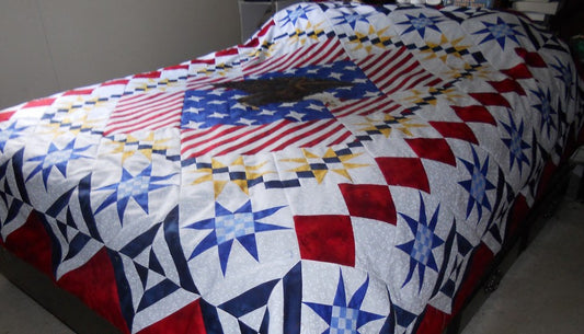 Patriotic eagle quilt