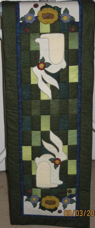 Rabbit Tablerunner