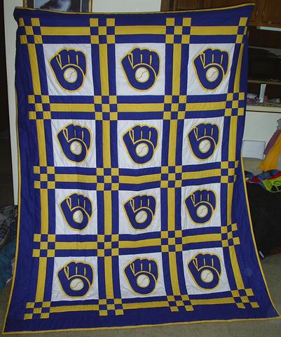 Brewers Retro Logo Quilt